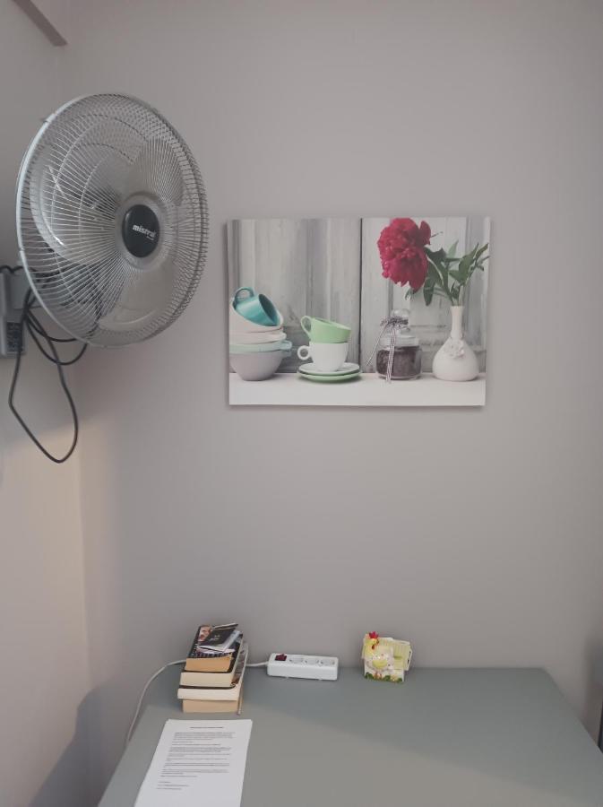 Historic Center Apartment At Thisseio Атина Екстериор снимка