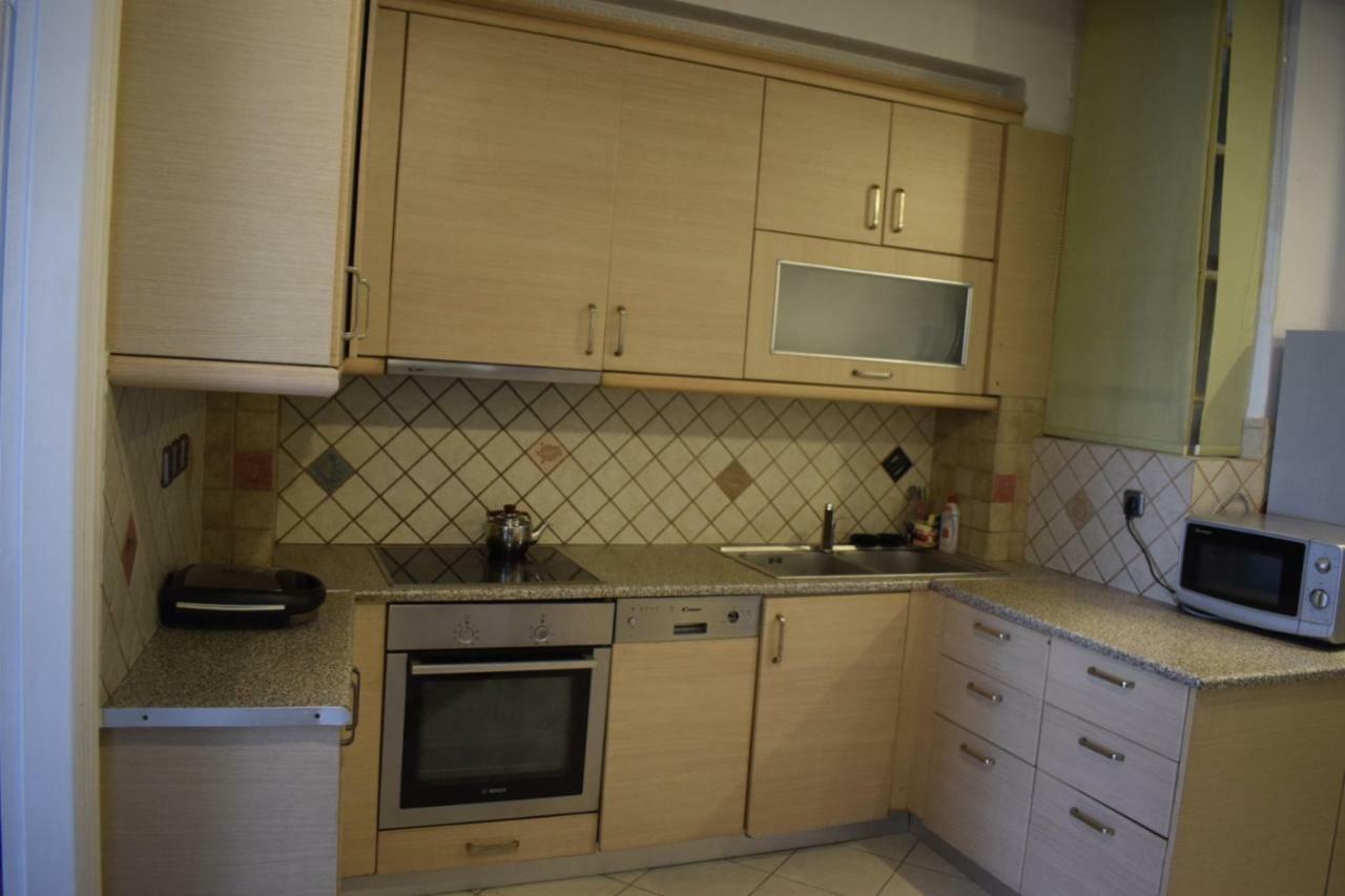 Historic Center Apartment At Thisseio Атина Екстериор снимка